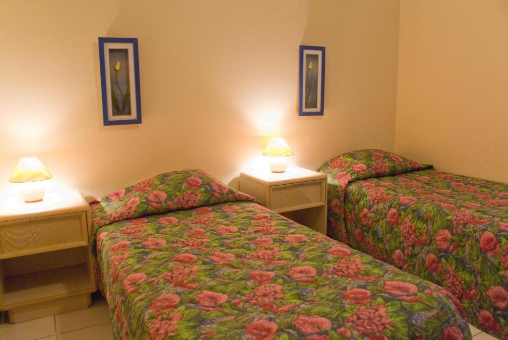 Camacuri Apartments Oranjestad Room photo